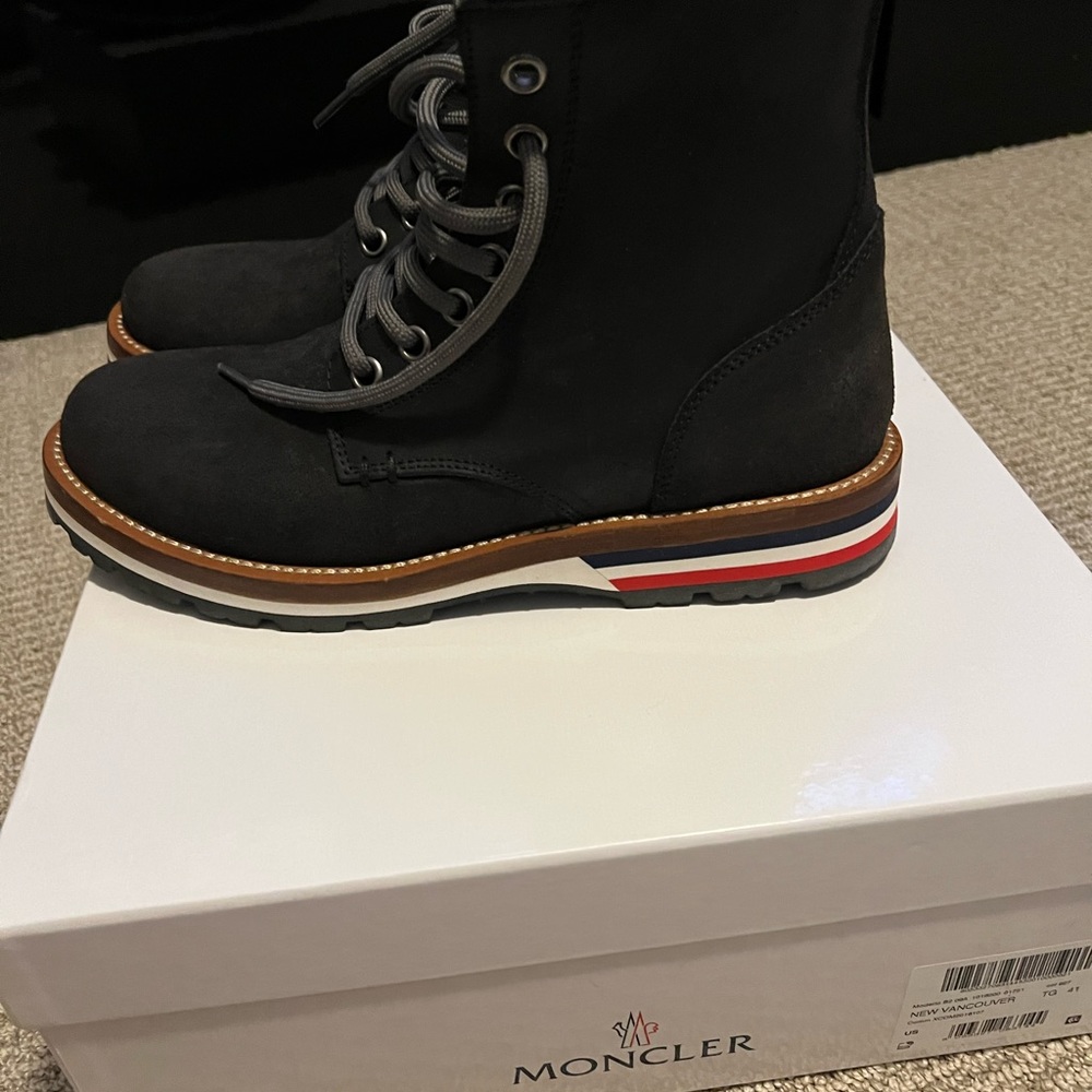 Moncler Men’s New Vancouver Shoes size US 41 - Picture 7 of 10